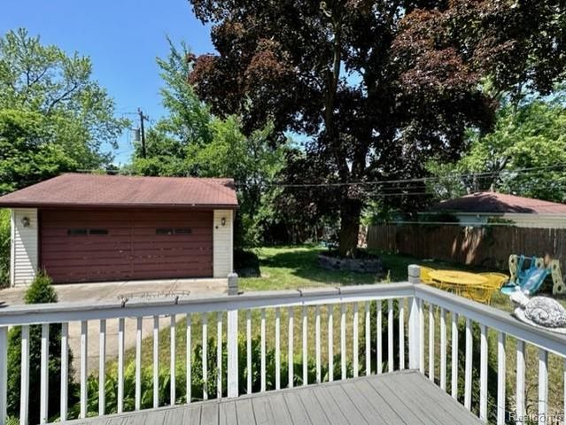 8429 Whitefield Street, Dearborn Heights, MI 48127