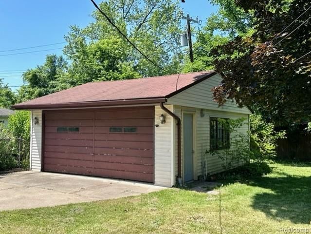 8429 Whitefield Street, Dearborn Heights, MI 48127