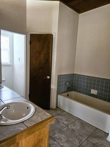 218 Atkinson Ave, Copperas Cove, TX 76522