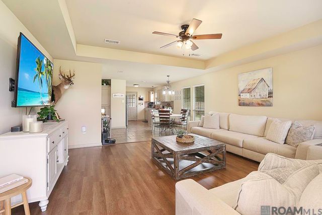 12308 Creekside Ave, Walker, LA 70785