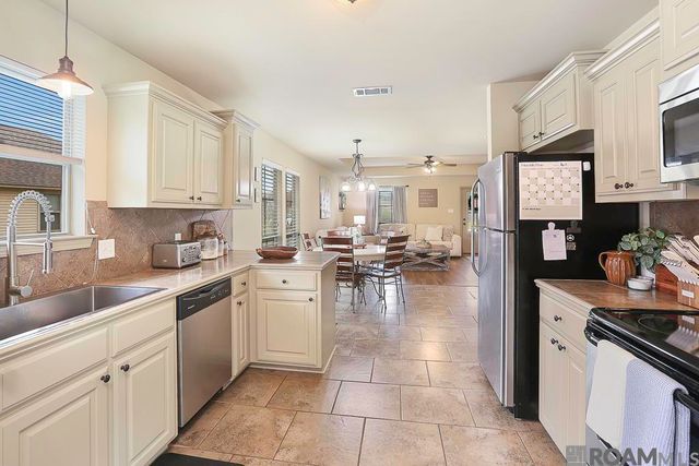 12308 Creekside Ave, Walker, LA 70785