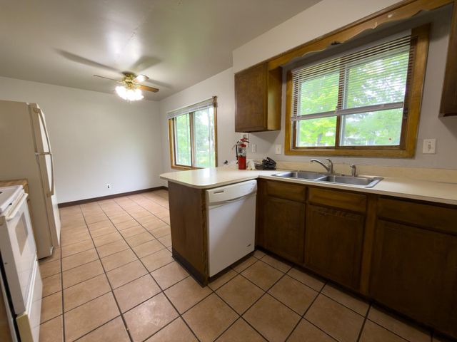 1107 17th Street S, Moorhead, MN 56560