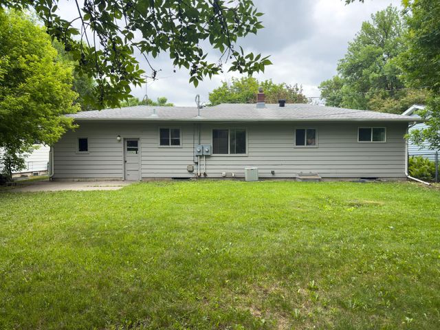 1107 17th Street S, Moorhead, MN 56560