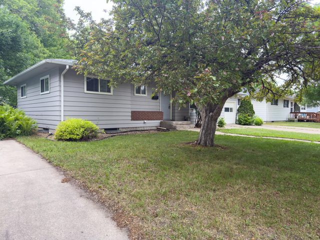 1107 17th Street S, Moorhead, MN 56560