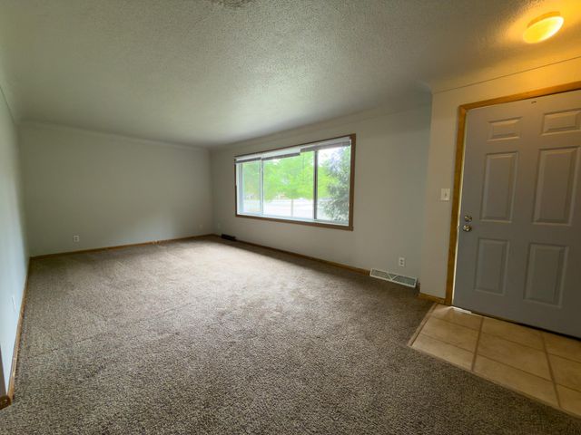 1107 17th Street S, Moorhead, MN 56560