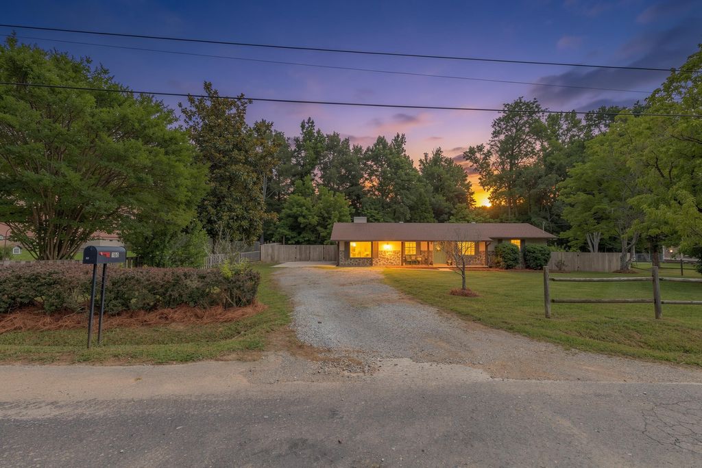 160 Pine Brook Drive, Rocky Face, GA 30740