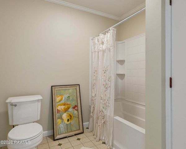 310 S Evangeline Street, New Iberia, LA 70560