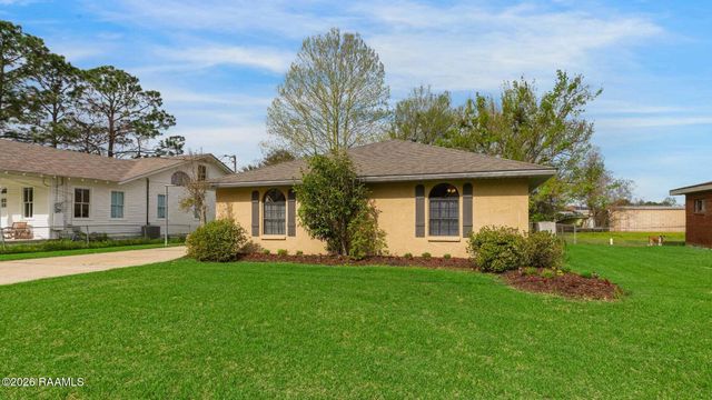 310 S Evangeline Street, New Iberia, LA 70560