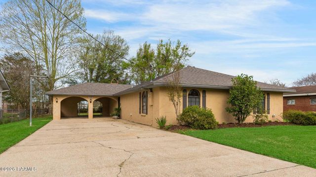 310 S Evangeline Street, New Iberia, LA 70560
