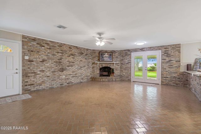 310 S Evangeline Street, New Iberia, LA 70560