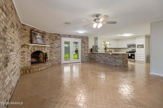 310 S Evangeline Street, New Iberia, LA 70560