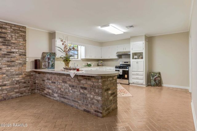 310 S Evangeline Street, New Iberia, LA 70560