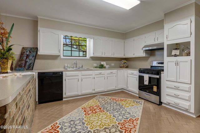 310 S Evangeline Street, New Iberia, LA 70560