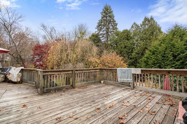20 Brentwood Dr, Dudley, MA 01571