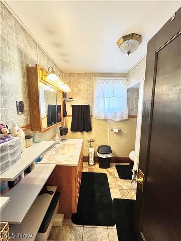 179 S Eagle Street, Geneva, OH 44041