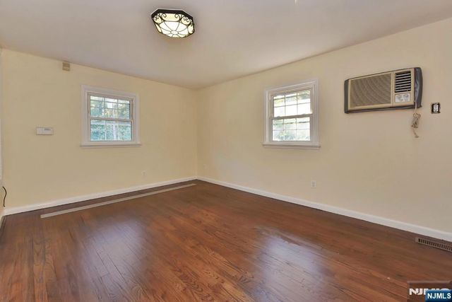 4 Marconi Street, Tenafly, NJ 07670