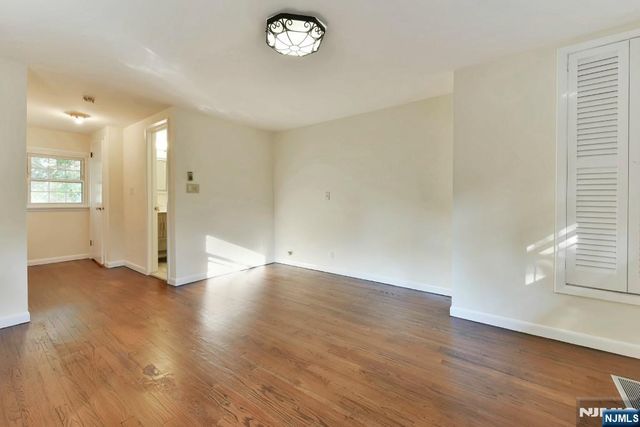 4 Marconi Street, Tenafly, NJ 07670