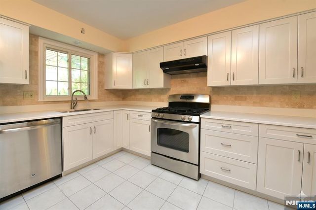 4 Marconi Street, Tenafly, NJ 07670