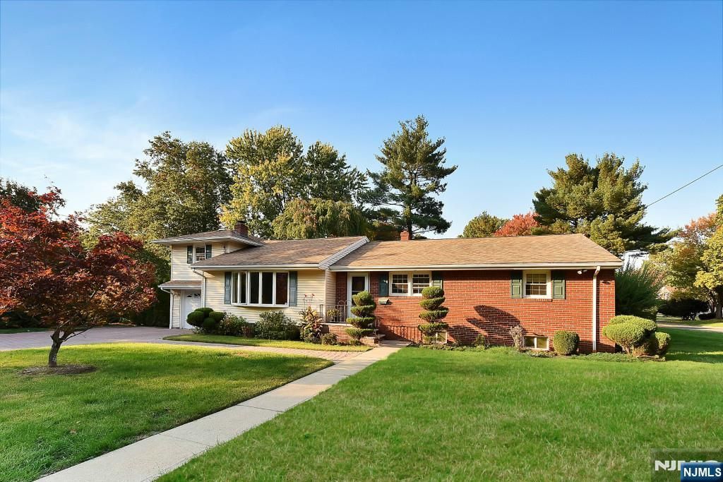 4 Marconi Street, Tenafly, NJ 07670