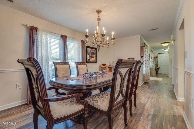 9 Larchmont Lane, Johnson City, TN 37604