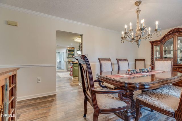 9 Larchmont Lane, Johnson City, TN 37604