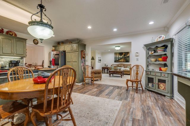 9 Larchmont Lane, Johnson City, TN 37604