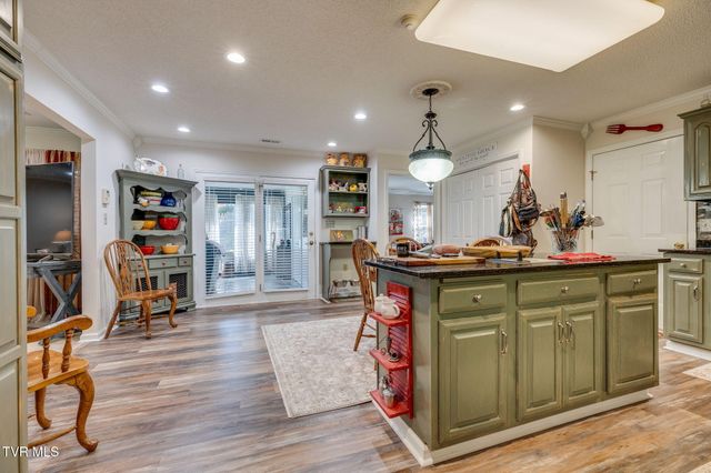 9 Larchmont Lane, Johnson City, TN 37604