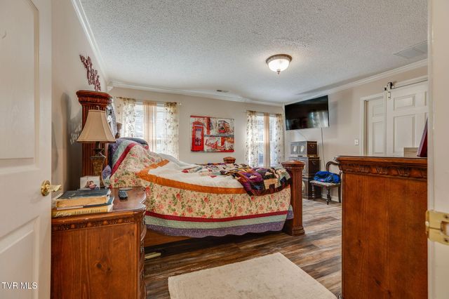 9 Larchmont Lane, Johnson City, TN 37604