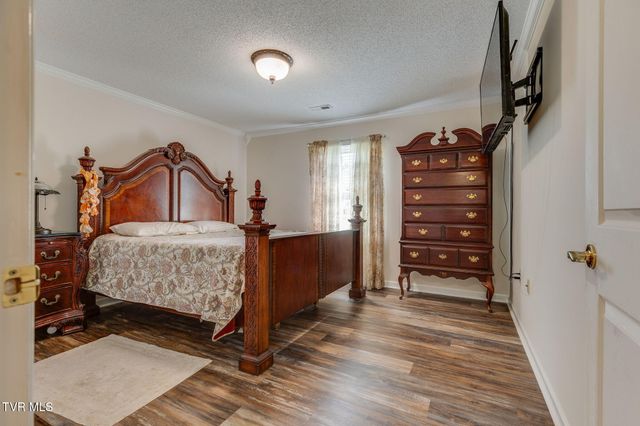 9 Larchmont Lane, Johnson City, TN 37604