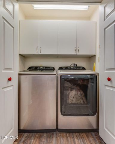 9 Larchmont Lane, Johnson City, TN 37604