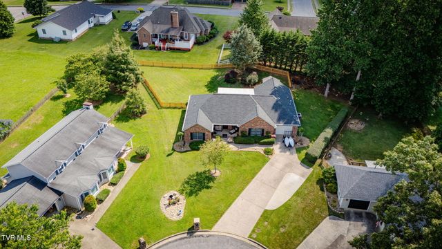 9 Larchmont Lane, Johnson City, TN 37604