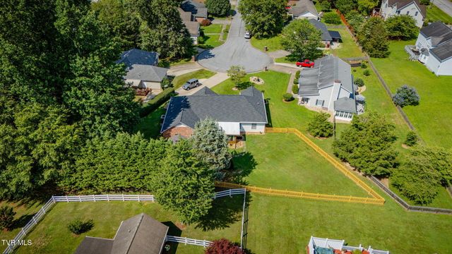 9 Larchmont Lane, Johnson City, TN 37604