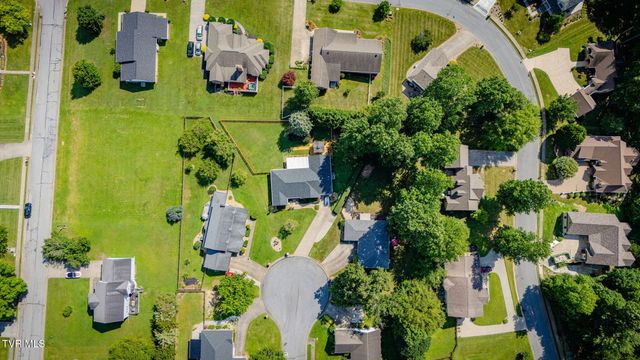 9 Larchmont Lane, Johnson City, TN 37604