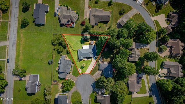 9 Larchmont Lane, Johnson City, TN 37604