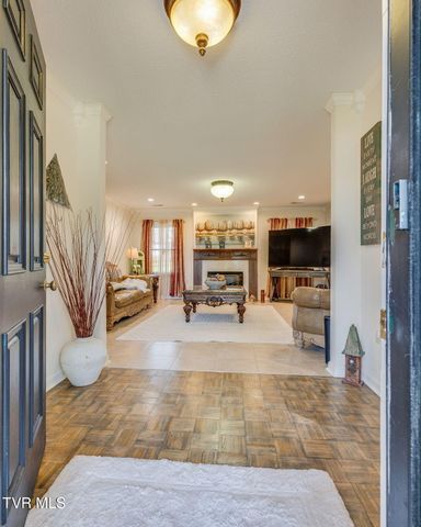 9 Larchmont Lane, Johnson City, TN 37604