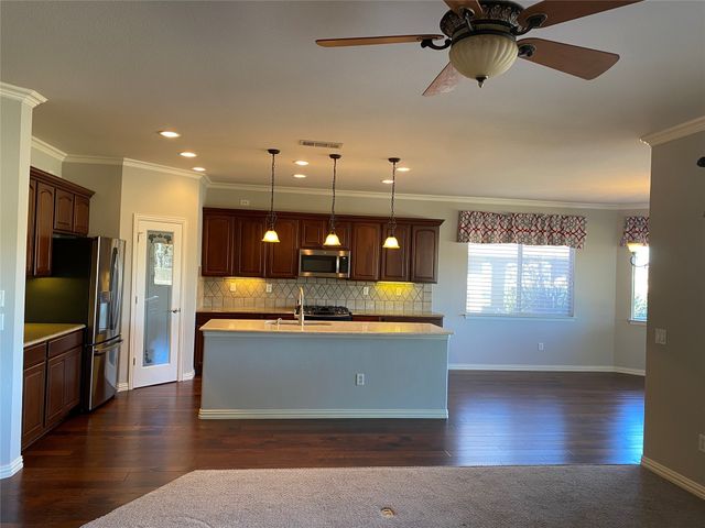 10905 Southerland Drive, Denton, TX 76207