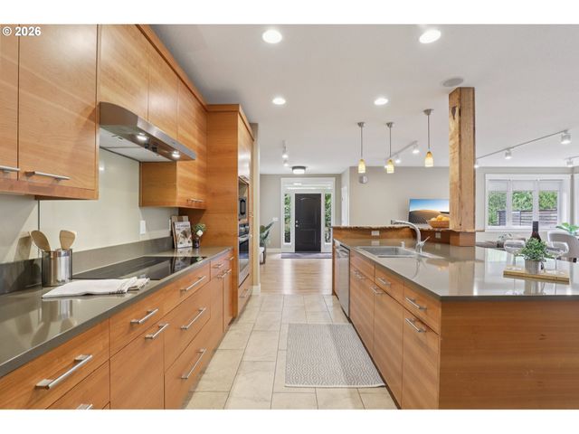 302 PHOENIX Way, Vancouver, WA 98661