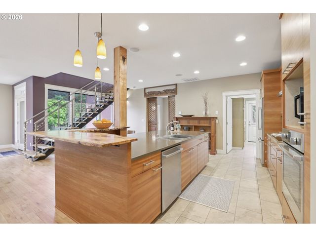 302 PHOENIX Way, Vancouver, WA 98661