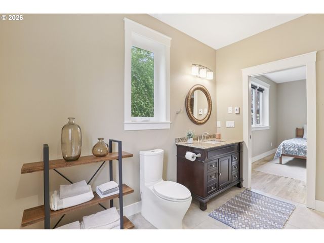 302 PHOENIX Way, Vancouver, WA 98661