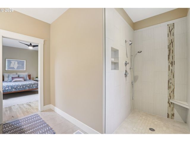 302 PHOENIX Way, Vancouver, WA 98661