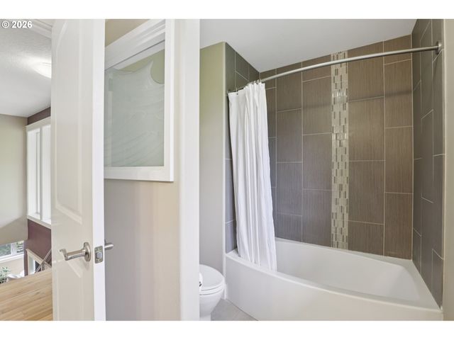 302 PHOENIX Way, Vancouver, WA 98661