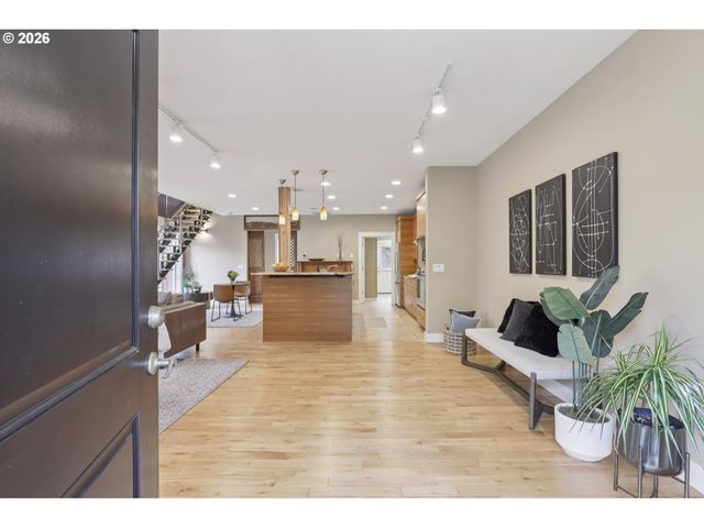 302 PHOENIX Way, Vancouver, WA 98661