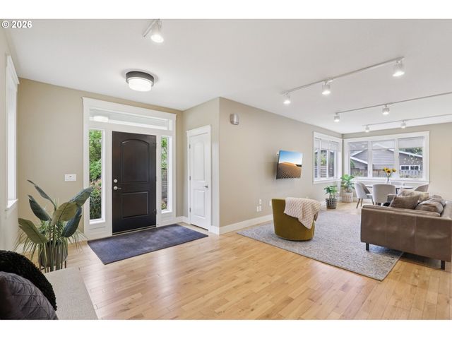 302 PHOENIX Way, Vancouver, WA 98661