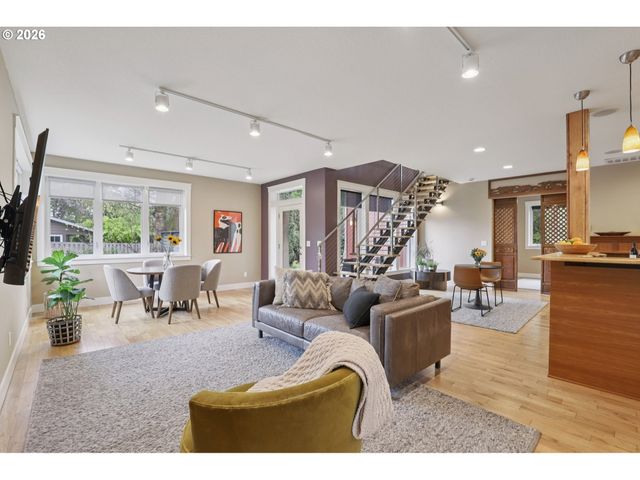 302 PHOENIX Way, Vancouver, WA 98661