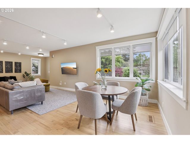 302 PHOENIX Way, Vancouver, WA 98661