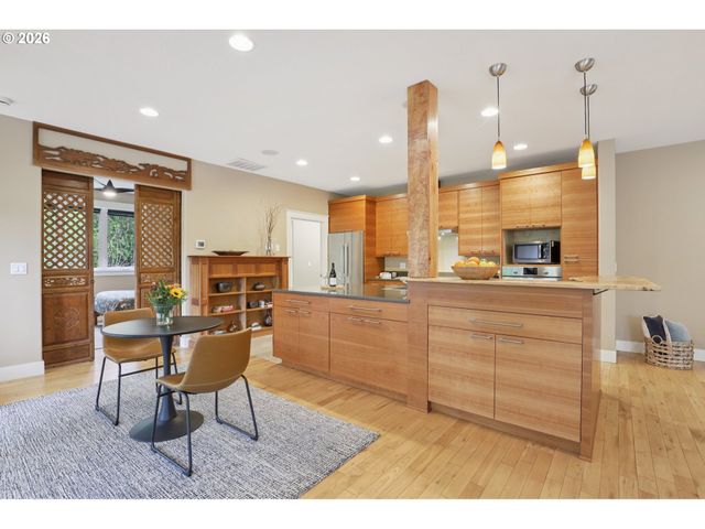 302 PHOENIX Way, Vancouver, WA 98661