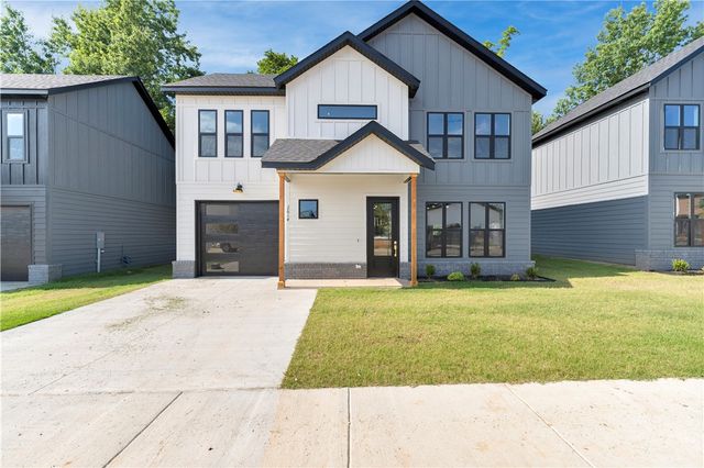 2614 Berkeley Avenue, Rogers, AR 72758
