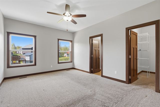 1217 Rolling Glen Drive, Marion, IA 52302