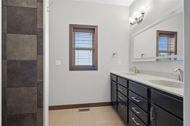 1217 Rolling Glen Drive, Marion, IA 52302
