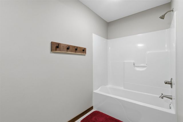 1217 Rolling Glen Drive, Marion, IA 52302